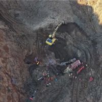 一尾礦干堆場坍塌 5人被埋！當?shù)亟M織上百人展開救援